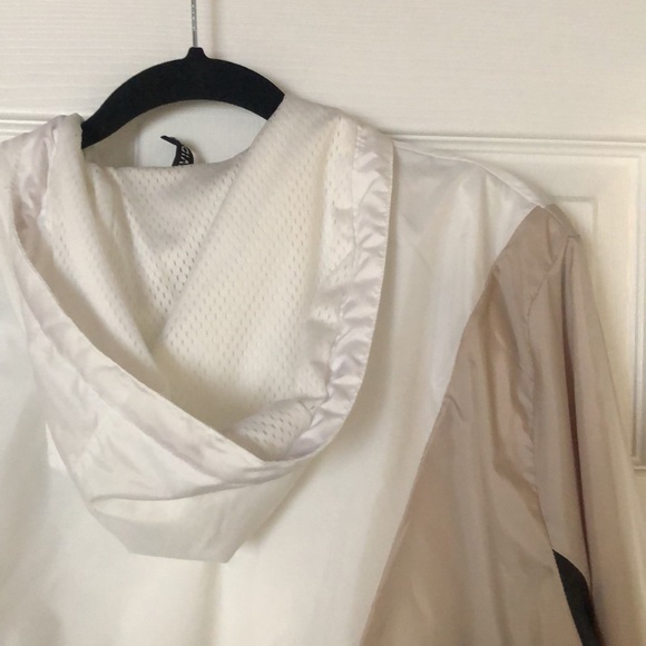 Colorblock Hooded Windbreaker - Picture 5 of 5